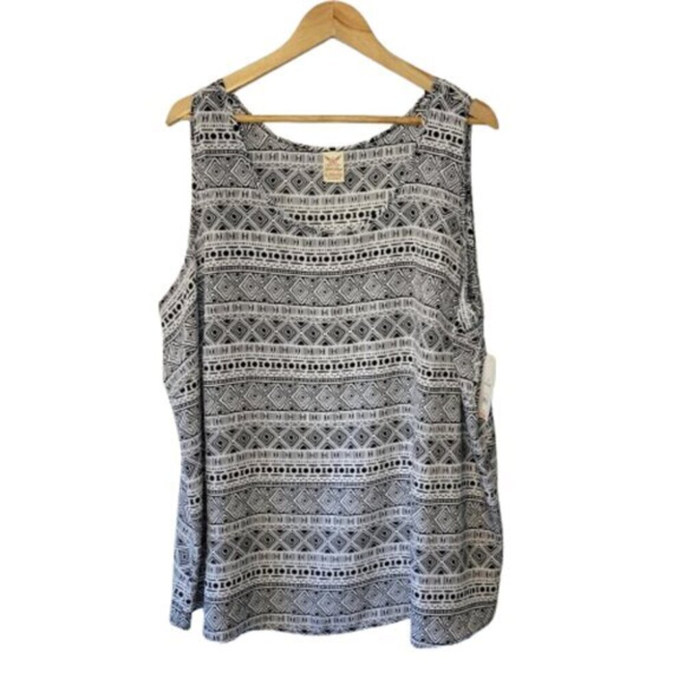 CLEARANCE NWT Faded Glory Tank Black and White Tribal Print Size 3X